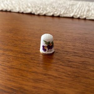 Caverwall vintage thimble